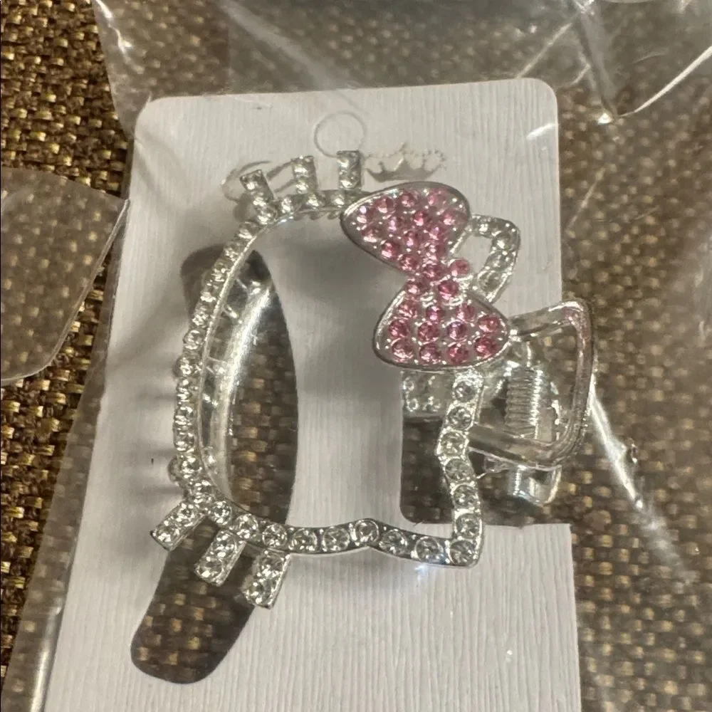 3226- Matt Fun Item- Double Sided Rhinestone Hello Kitty Hair Claw Clip